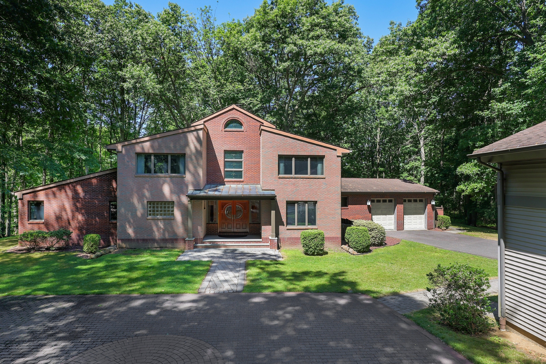  Custom Home Offers Space Versatility and Refined Comfort - 物件實景