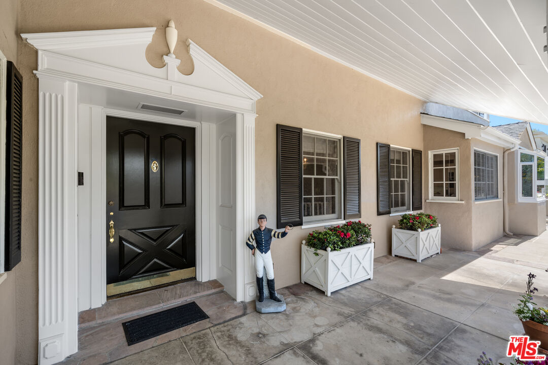 Los Angeles, California, 90024, United States, 6 Bedrooms Bedrooms, ,6 BathroomsBathrooms,Residential,For Sale,1925414