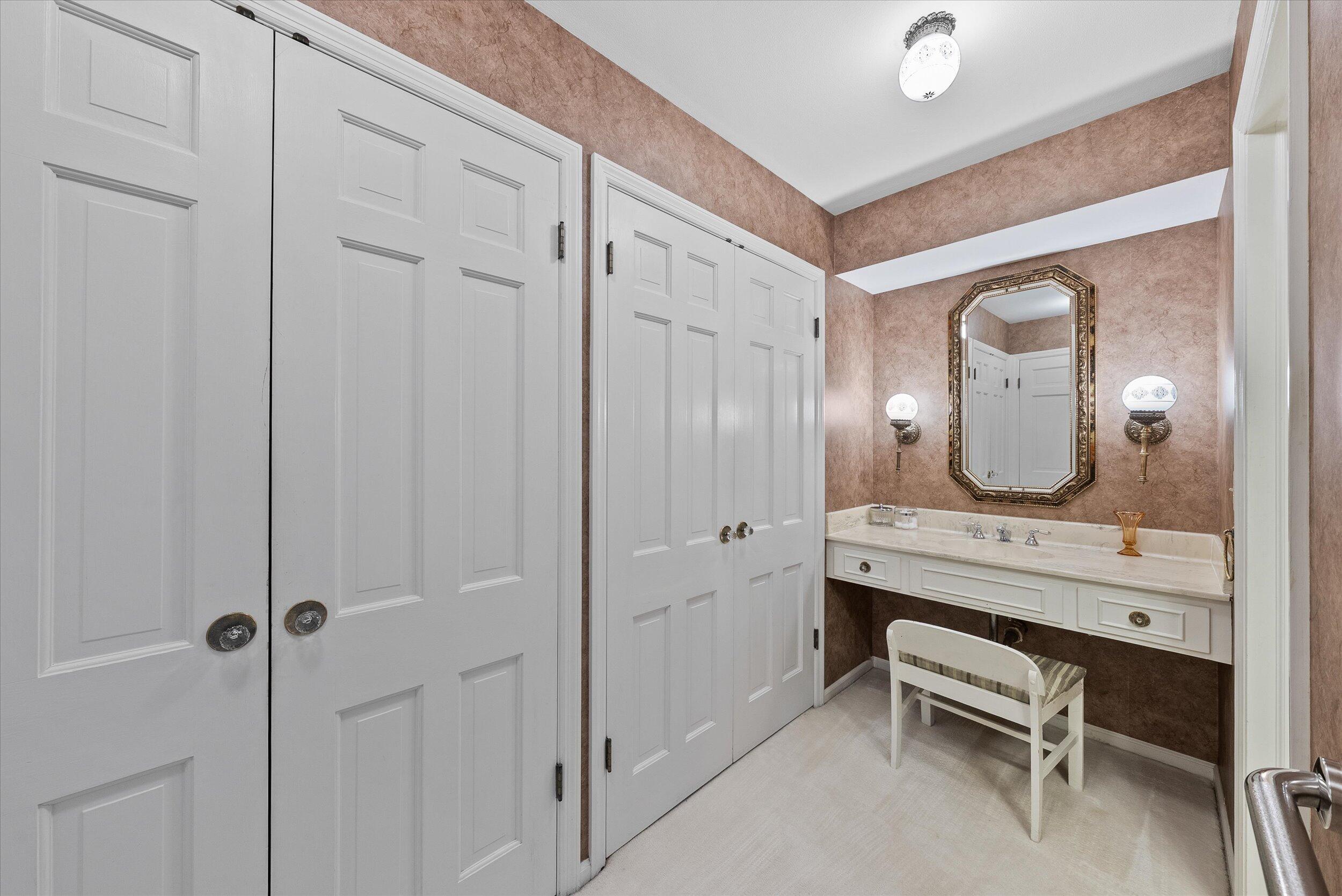 Mequon, Wisconsin, 53097, United States, 5 Bedrooms Bedrooms, ,5 BathroomsBathrooms,Residential,For Sale,1907648