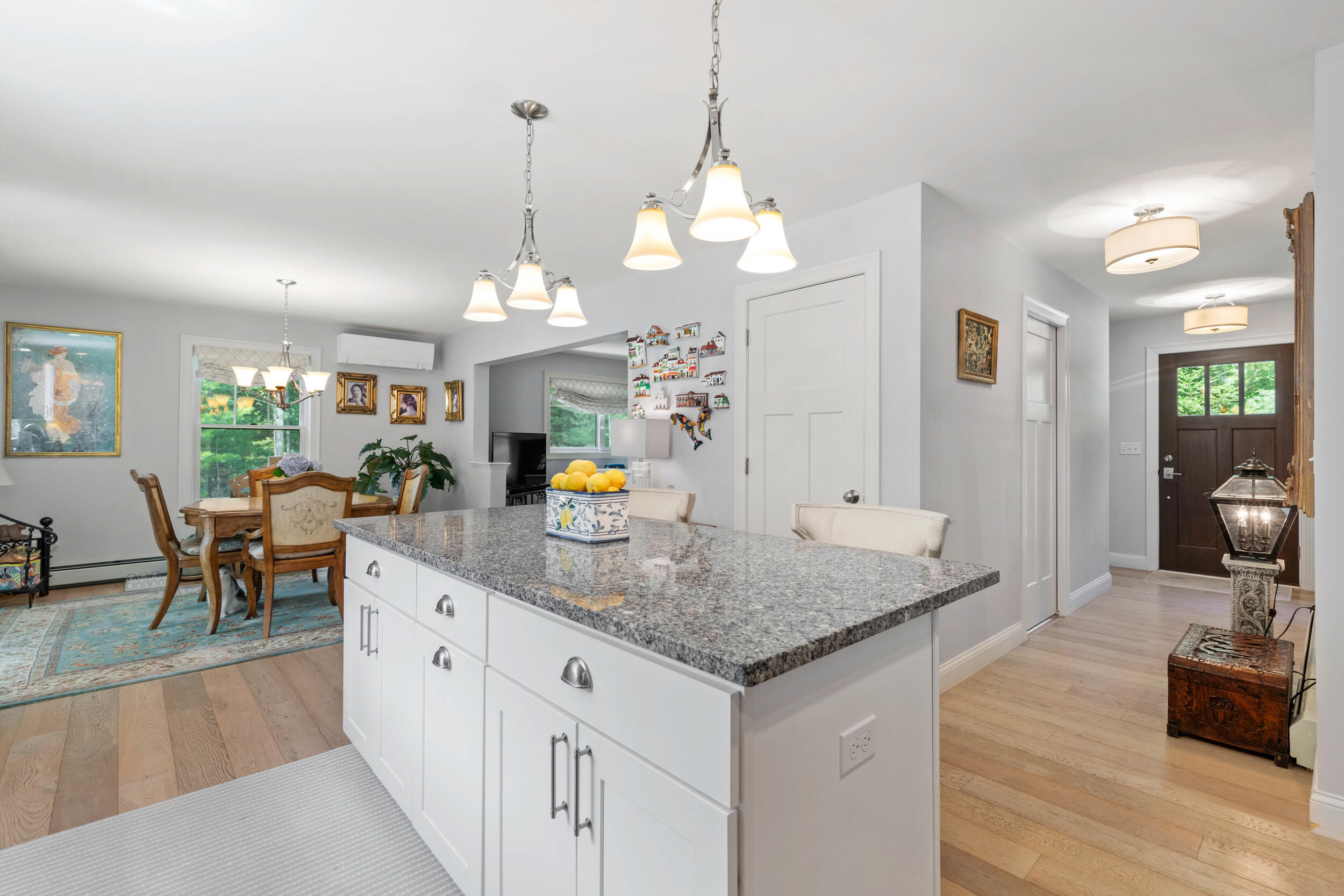 Falmouth, Maine, 04105, United States, 3 Bedrooms Bedrooms, ,3 BathroomsBathrooms,Residential,For Sale,1917362