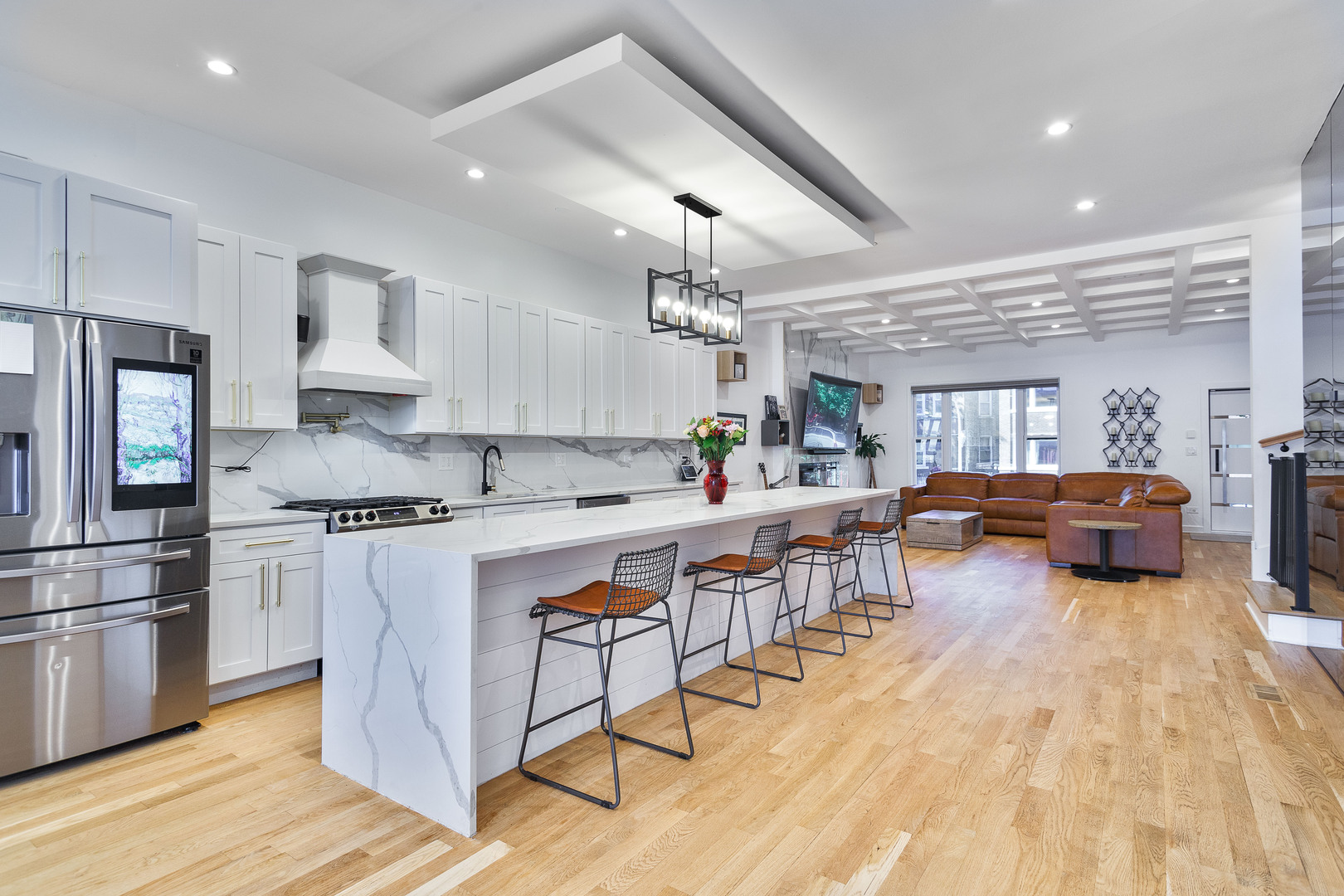 Chicago, Illinois, 60651, United States, 5 Bedrooms Bedrooms, ,6 BathroomsBathrooms,Residential,For Sale,1988146