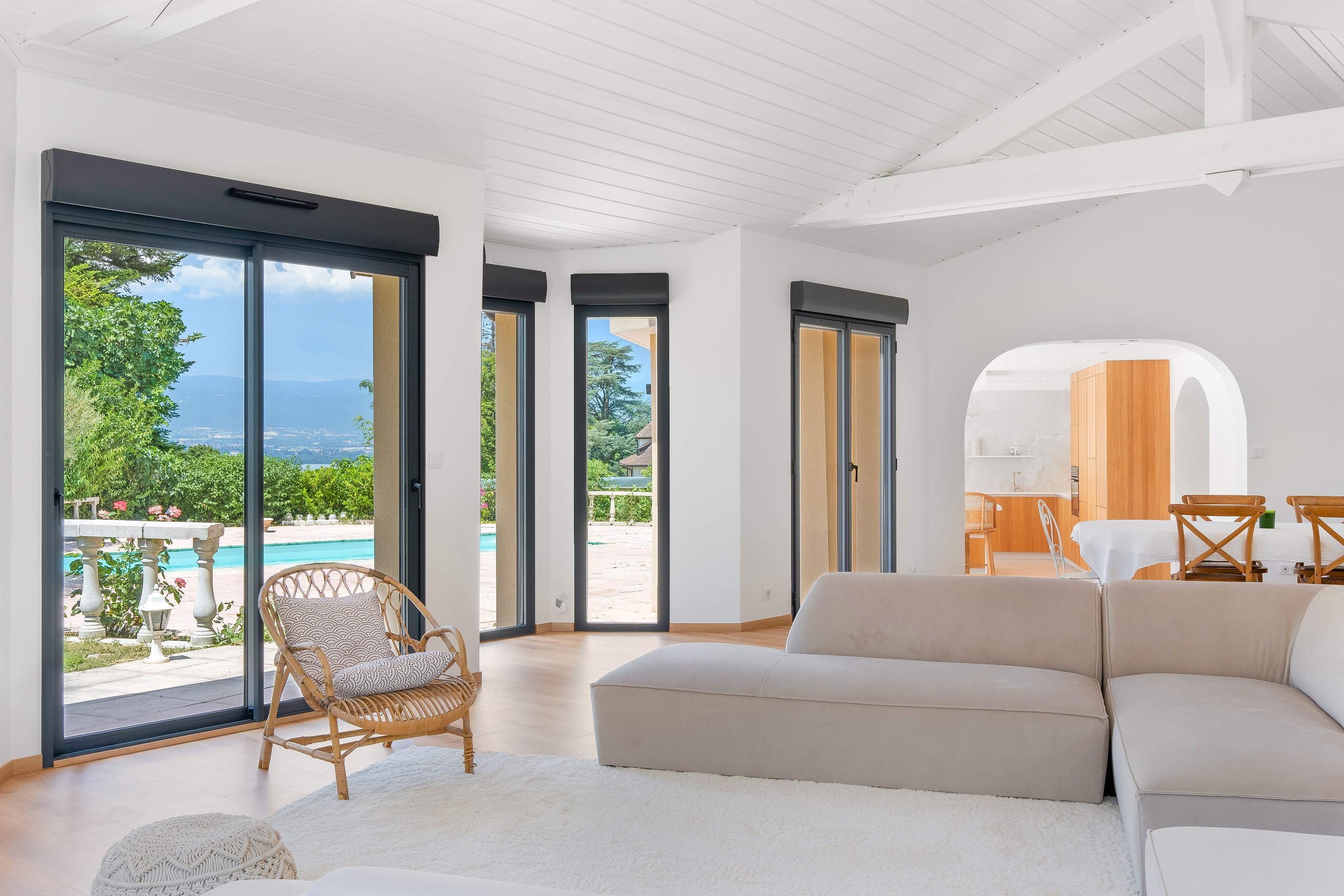  MESSERY - Villa with pool - Lake view - 物件實景