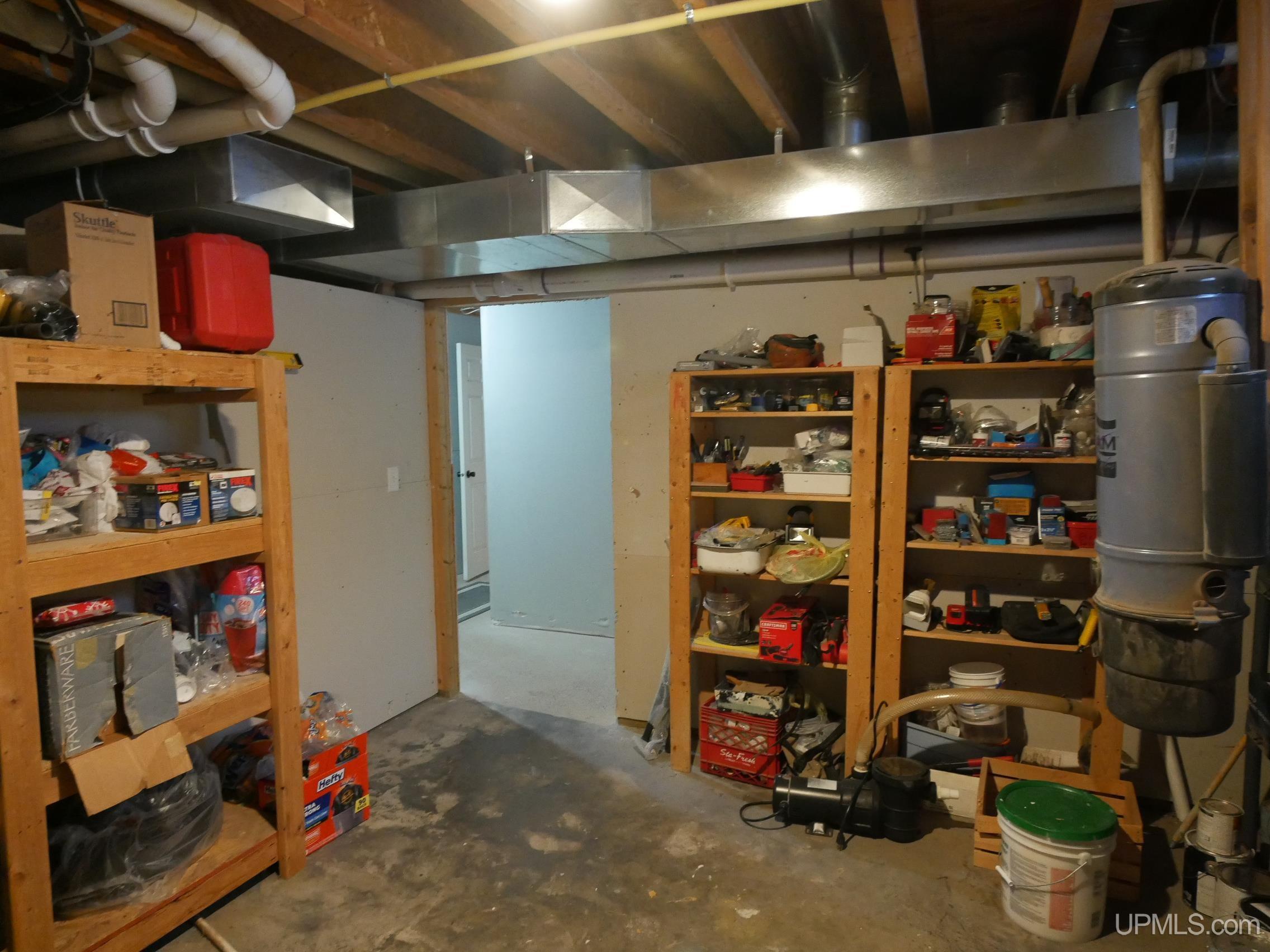 Houghton, Michigan, 49931, United States, 4 Bedrooms Bedrooms, ,3 BathroomsBathrooms,Residential,For Sale,1924380