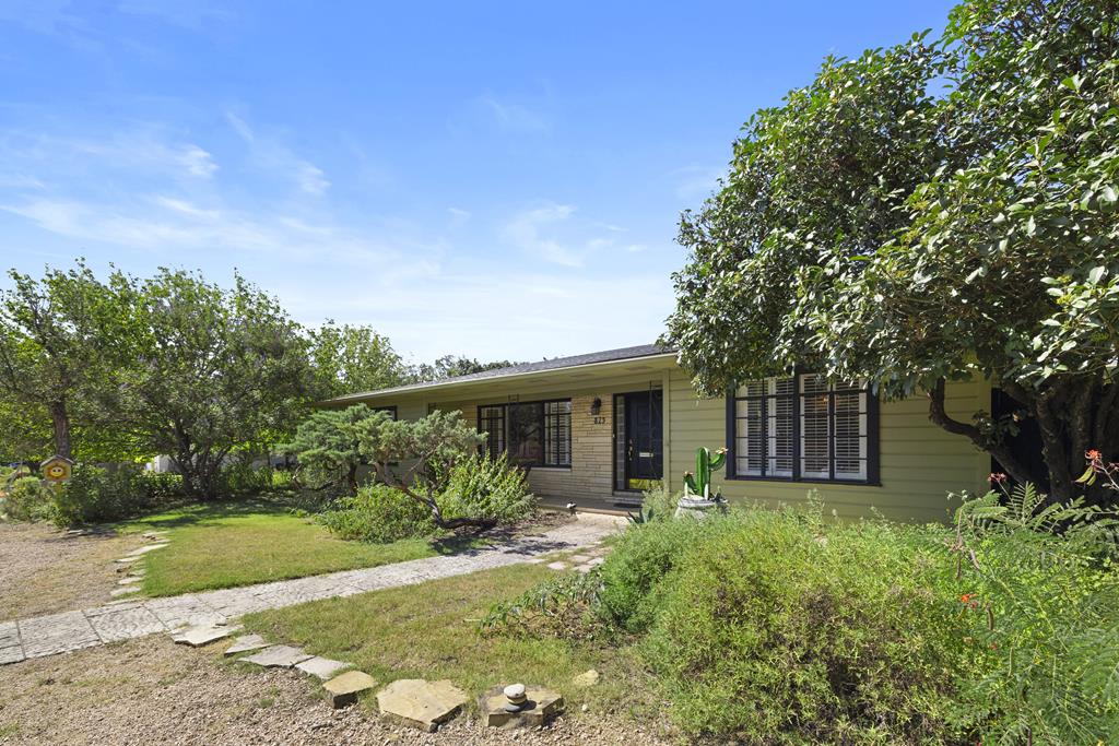 Kerrville, Texas, 78028, United States, 3 Bedrooms Bedrooms, ,2 BathroomsBathrooms,Residential,For Sale,1935754