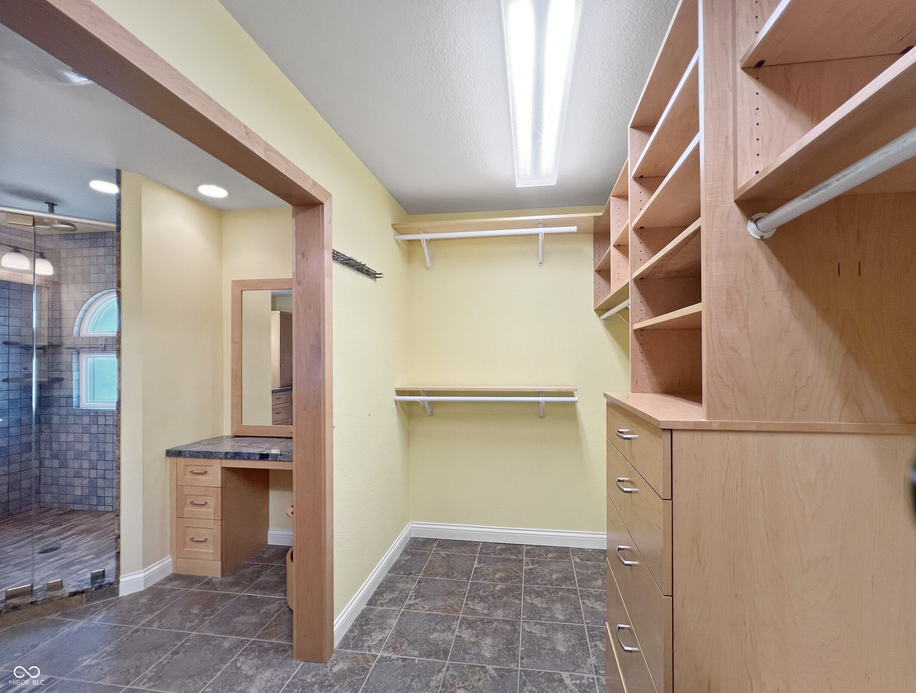 Columbus, Indiana, 47201, United States, 5 Bedrooms Bedrooms, ,6 BathroomsBathrooms,Residential,For Sale,1979621