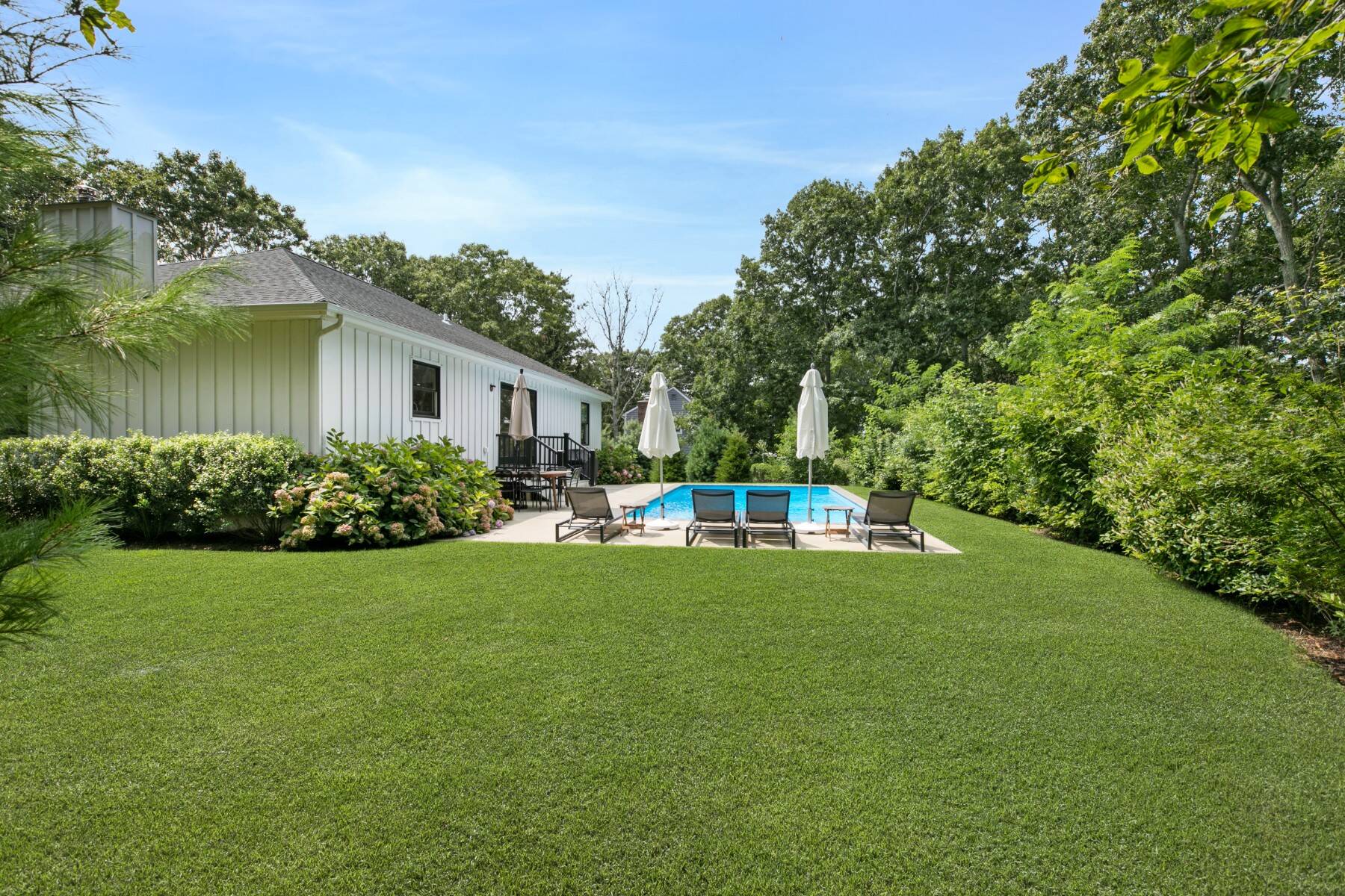  Turnkey East Hampton Home with Heated Pool - 物件實景