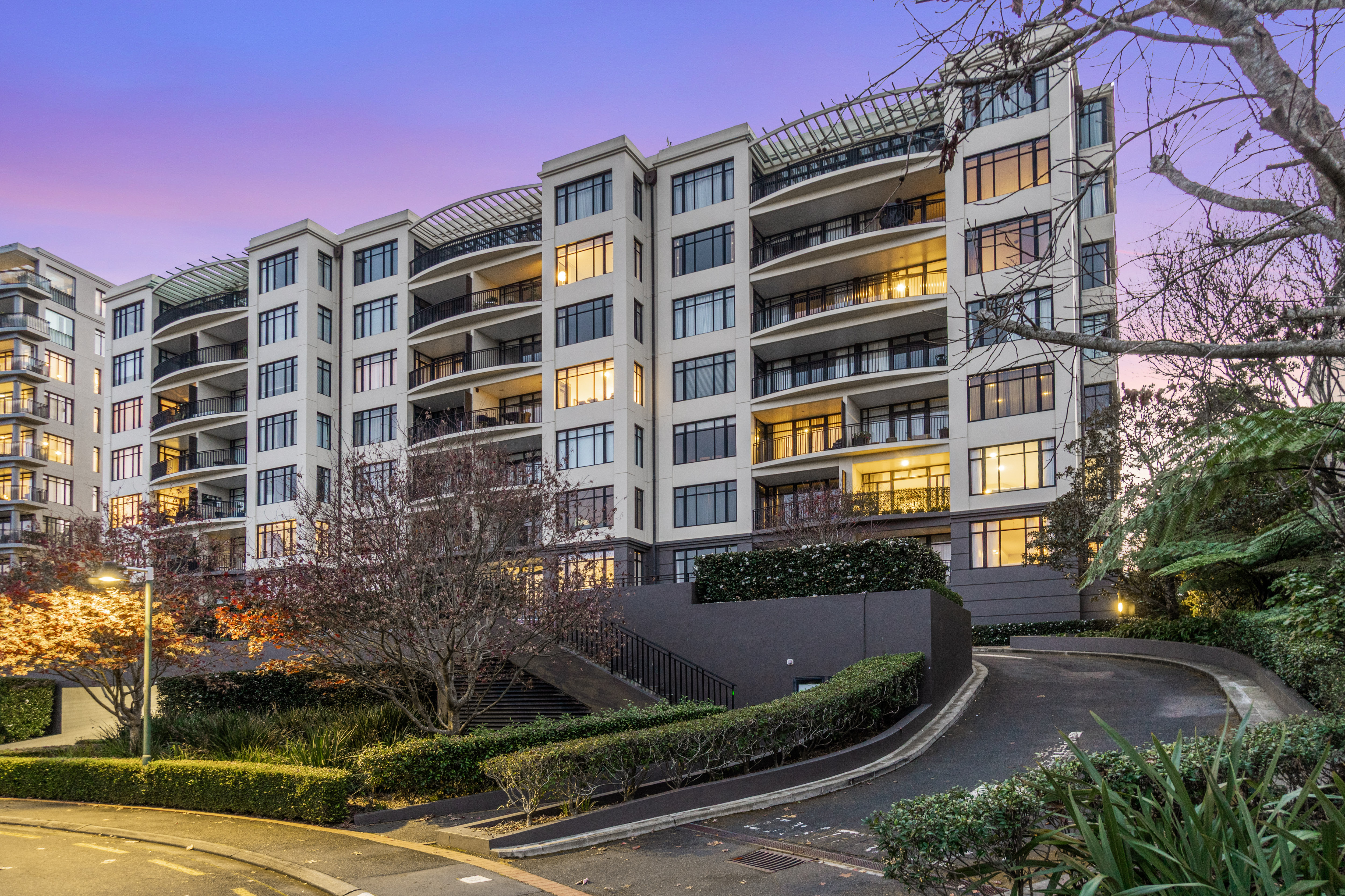  2F James Cook Cres - 物件實景