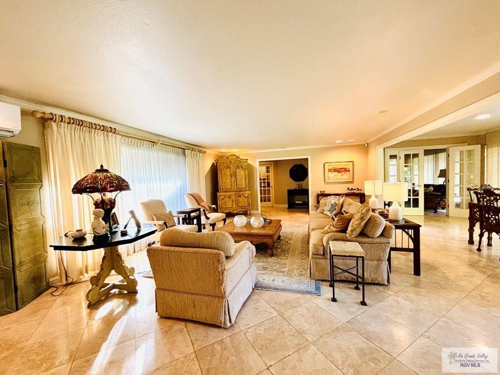 Brownsville, Texas, 78521, United States, 4 Bedrooms Bedrooms, ,4 BathroomsBathrooms,Residential,For Sale,1991275