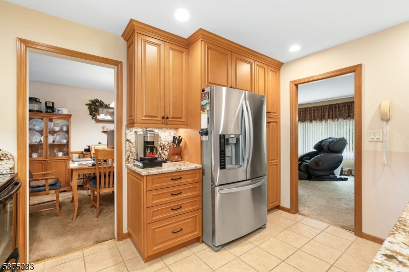 Rockaway Twp., New Jersey, 07866, United States, 3 Bedrooms Bedrooms, ,3 BathroomsBathrooms,Residential,For Sale,1906330