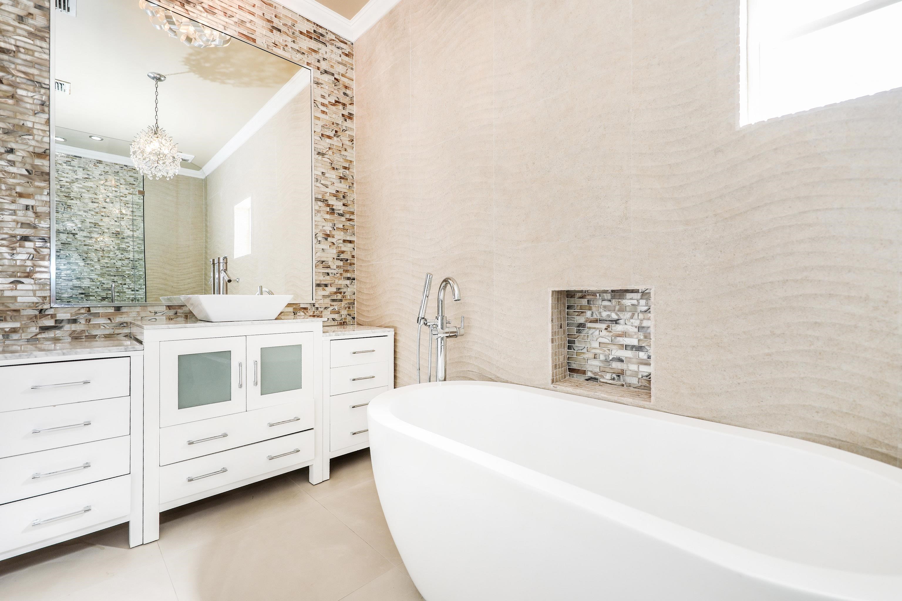 Laredo, Texas, 78041, United States, 4 Bedrooms Bedrooms, ,6 BathroomsBathrooms,Residential,For Sale,1989107