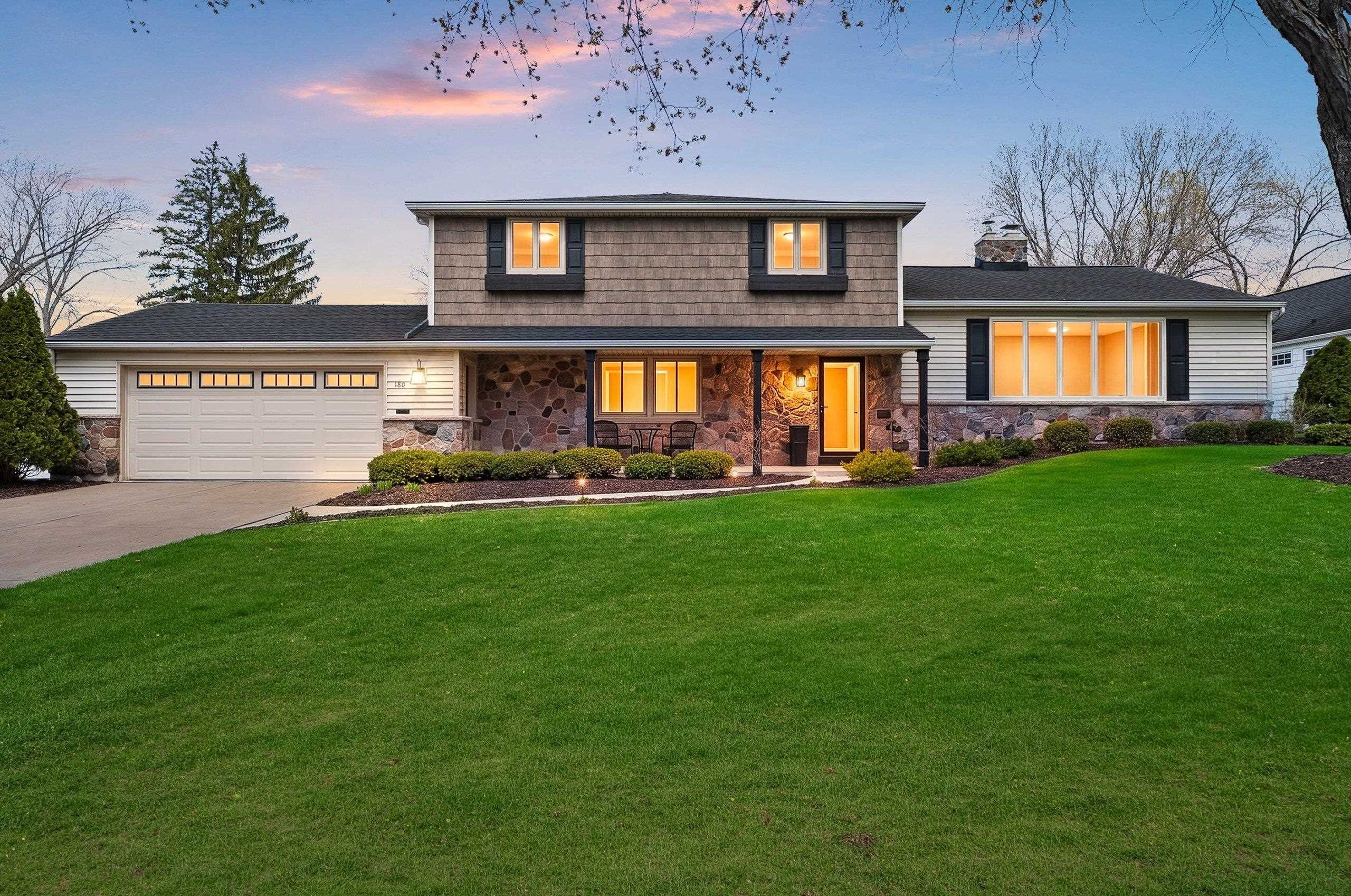 GREEN BAY, Wisconsin, 54301, United States, 4 Bedrooms Bedrooms, ,3 BathroomsBathrooms,Residential,For Sale,2048088