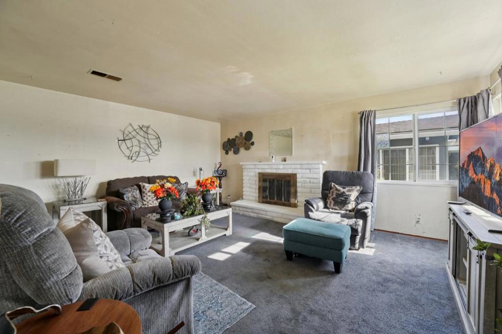 Salinas, California, 93906, United States, 3 Bedrooms Bedrooms, ,2 BathroomsBathrooms,Residential,For Sale,2012304