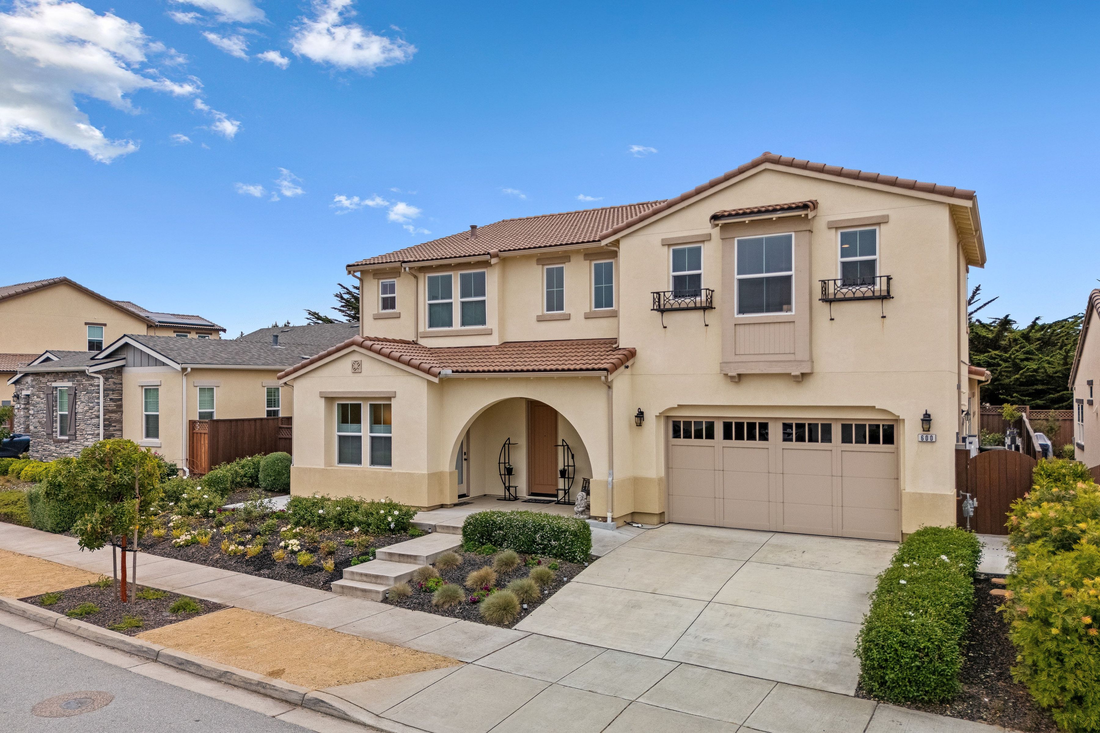  600 Bluffs Drive - 物件實景