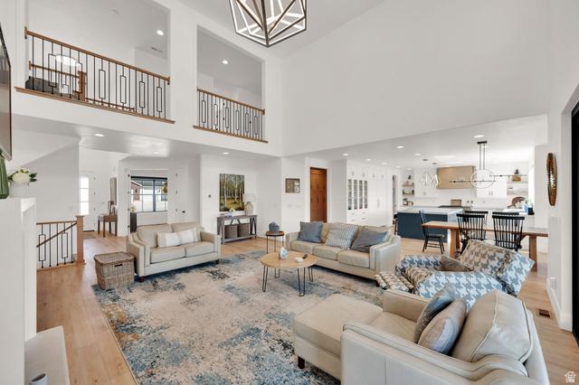 Draper, Utah, 84020, United States, 4 Bedrooms Bedrooms, ,4 BathroomsBathrooms,Residential,For Sale,2010415