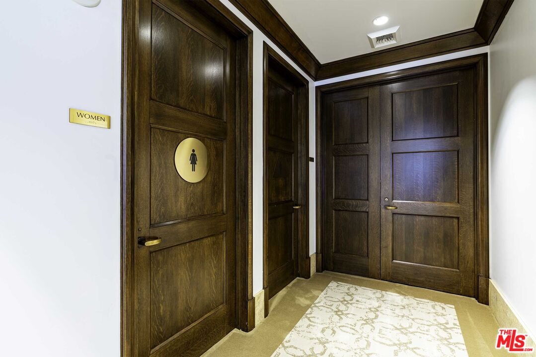 Los Angeles, California, 90024, United States, 2 Bedrooms Bedrooms, ,3 BathroomsBathrooms,Residential,For Sale,1840834