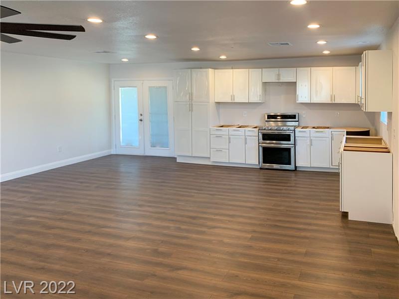 Las Vegas, Nevada, 89122, United States, 5 Bedrooms Bedrooms, ,4 BathroomsBathrooms,Residential,For Sale,2008777