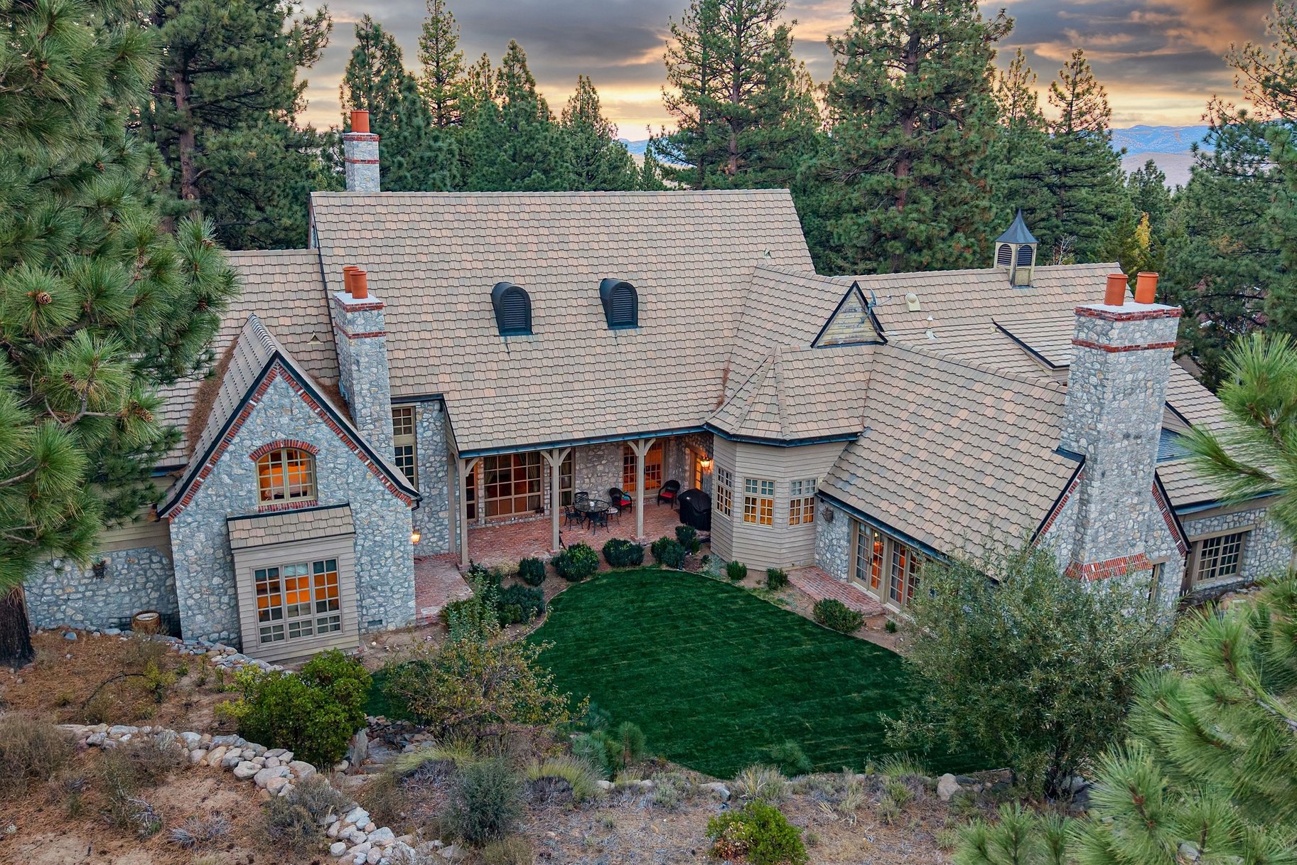  THE BENNINGTON ESTATE - Elegance of the French Alps - Spirit of the Sierras - 物件實景