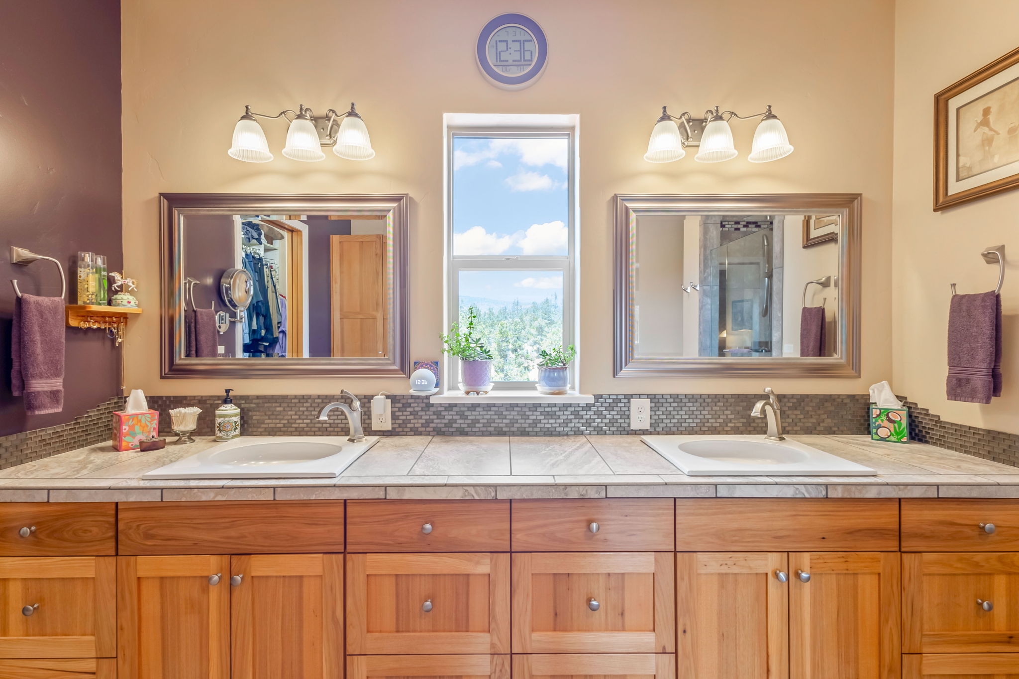 Prineville, Oregon, 97754, United States, 3 Bedrooms Bedrooms, ,4 BathroomsBathrooms,Residential,For Sale,1942116