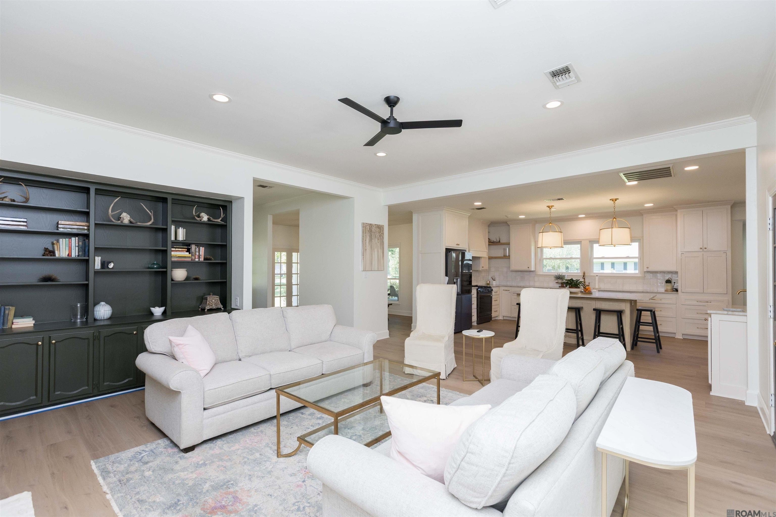 Baton Rouge, Louisiana, 70820, United States, 4 Bedrooms Bedrooms, ,3 BathroomsBathrooms,Residential,For Sale,1980276