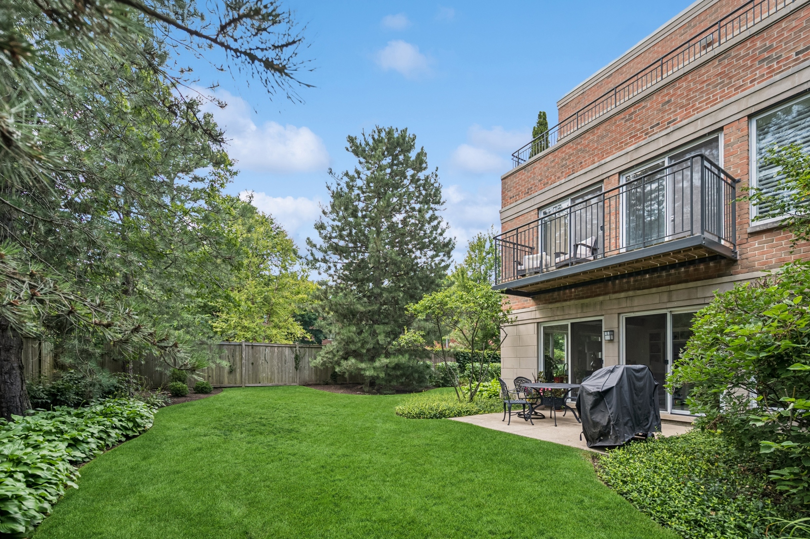 Lake Forest, Illinois, 60045, United States, 3 Bedrooms Bedrooms, ,2 BathroomsBathrooms,Residential,For Sale,1940647