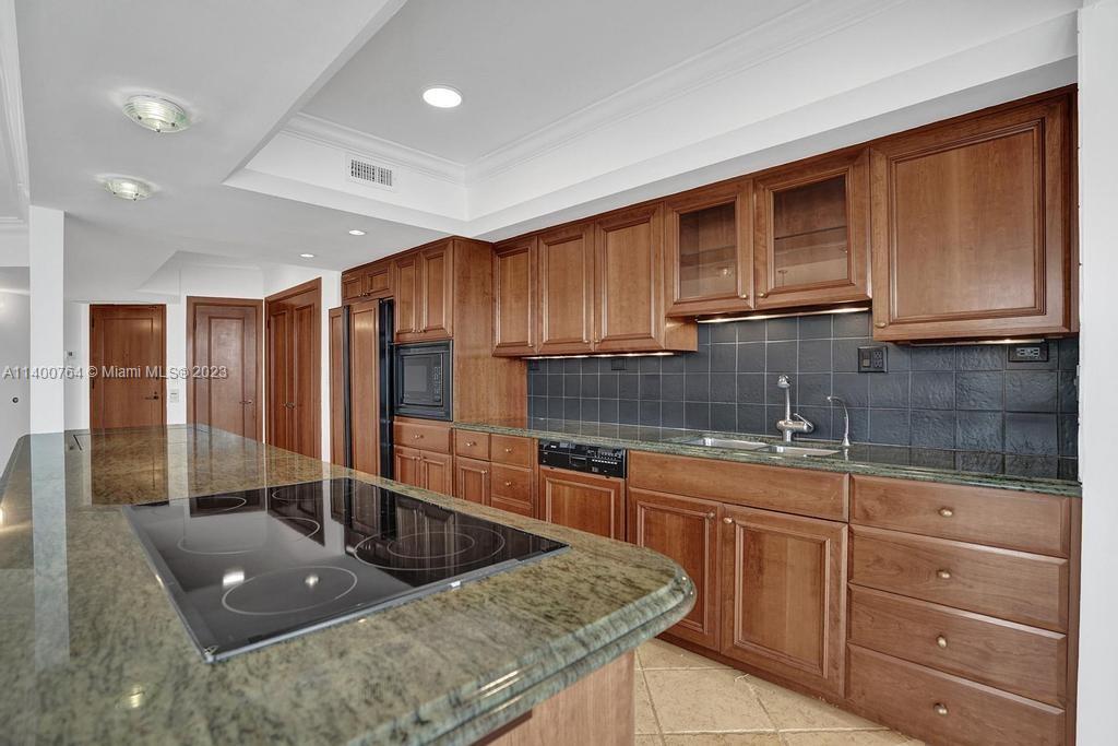 19667 Turnberry Way Unit 26B, Aventura, Florida, 33180, United States, 2 Bedrooms Bedrooms, ,2 BathroomsBathrooms,Residential,For Sale,19667 Turnberry Way Unit 26B,1612538