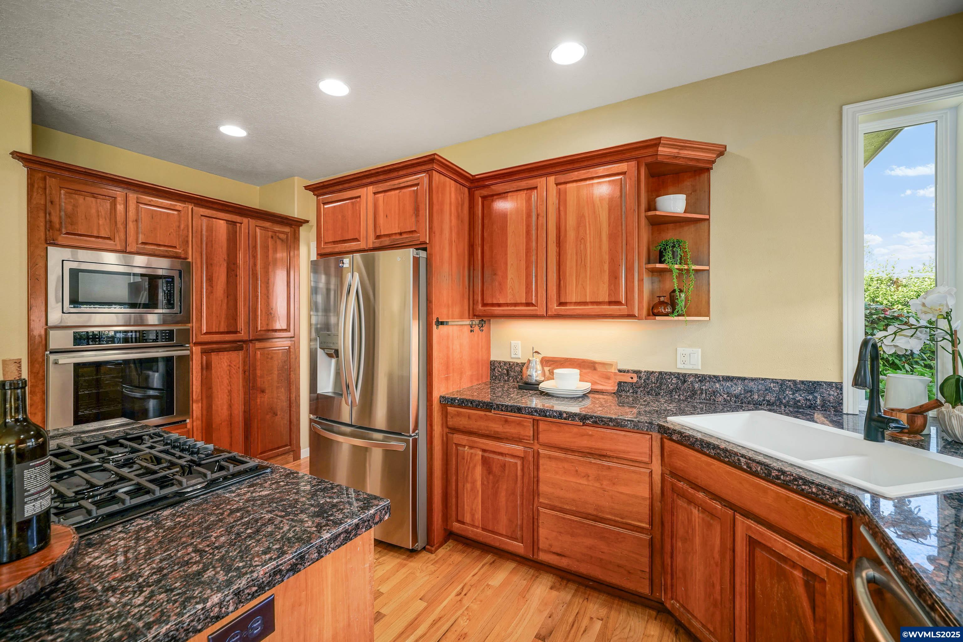 Salem, Oregon, 97306, United States, 5 Bedrooms Bedrooms, ,4 BathroomsBathrooms,Residential,For Sale,1786457