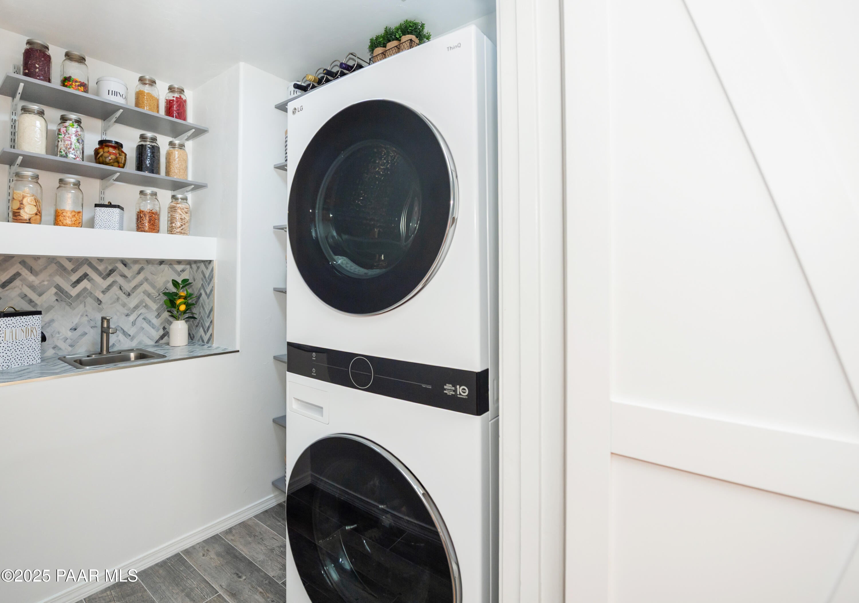 Prescott, Arizona, 86303, United States, 3 Bedrooms Bedrooms, ,3 BathroomsBathrooms,Residential,For Sale,1992908