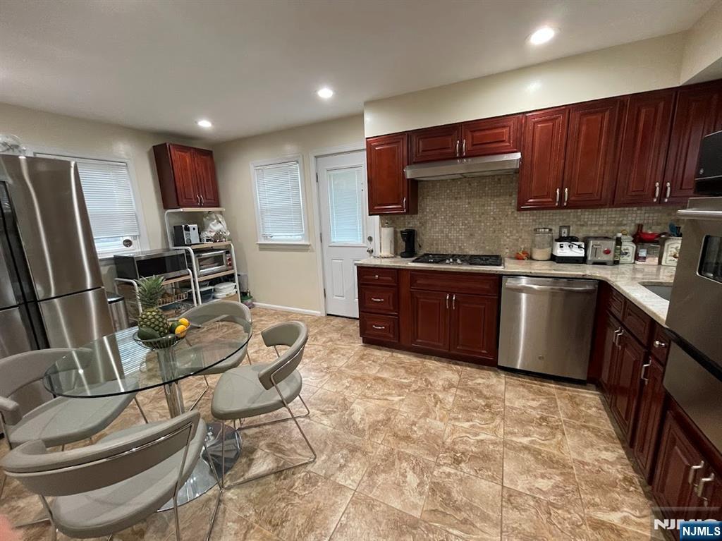 Kearny, New Jersey, 07032, United States, 3 Bedrooms Bedrooms, ,2 BathroomsBathrooms,Residential,For Sale,1852357