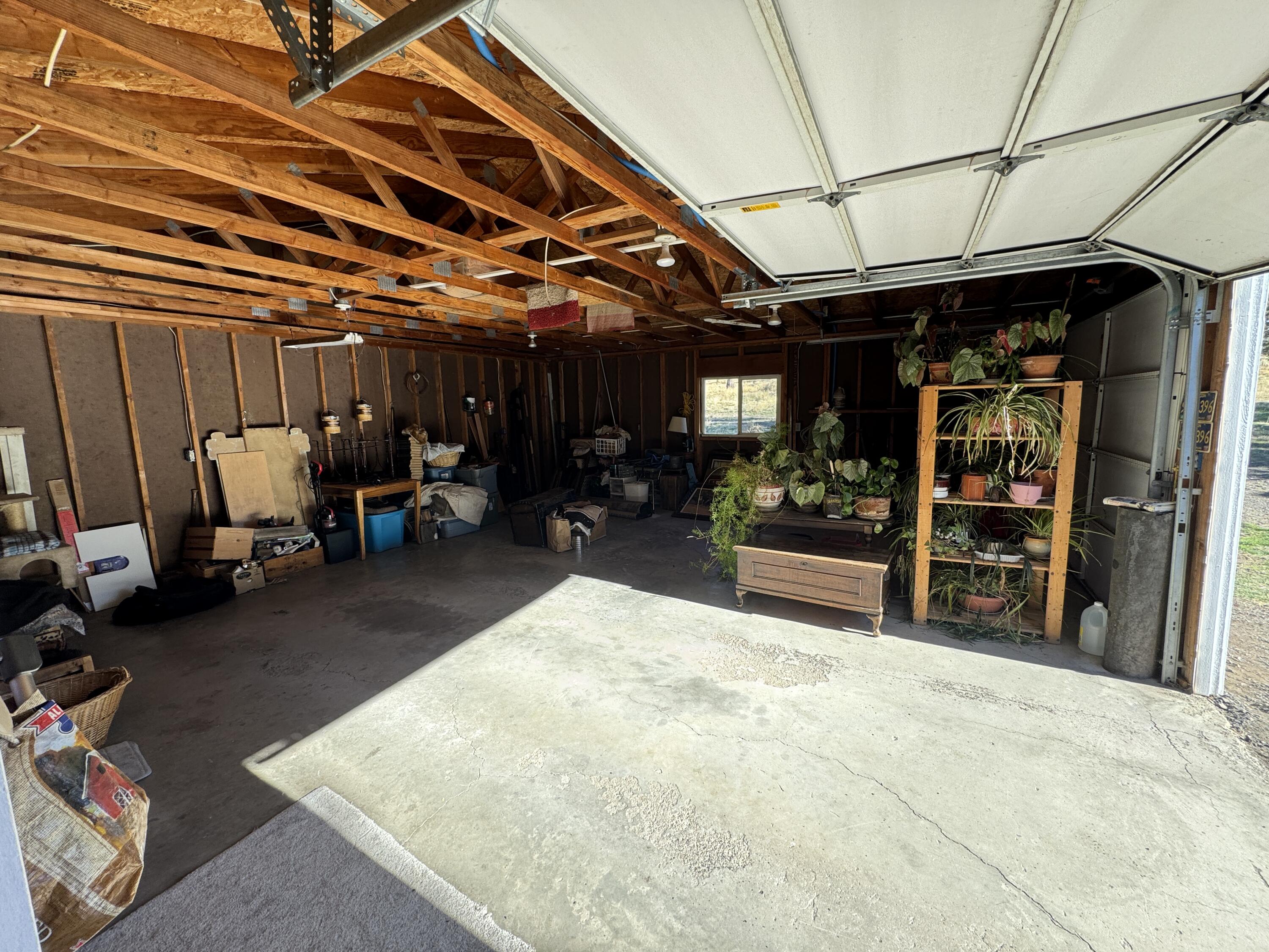 Prineville, Oregon, 97754, United States, 3 Bedrooms Bedrooms, ,2 BathroomsBathrooms,Residential,For Sale,1973827