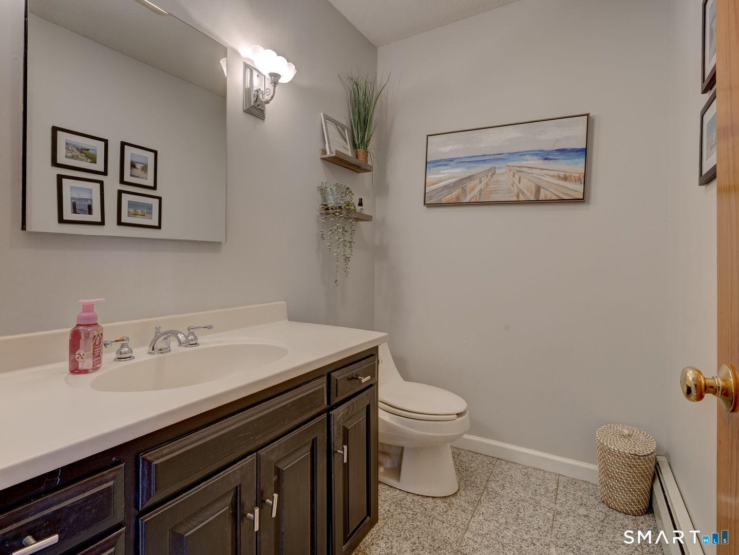 Wethersfield, Connecticut, 06109, United States, 3 Bedrooms Bedrooms, ,4 BathroomsBathrooms,Residential,For Sale,2048104