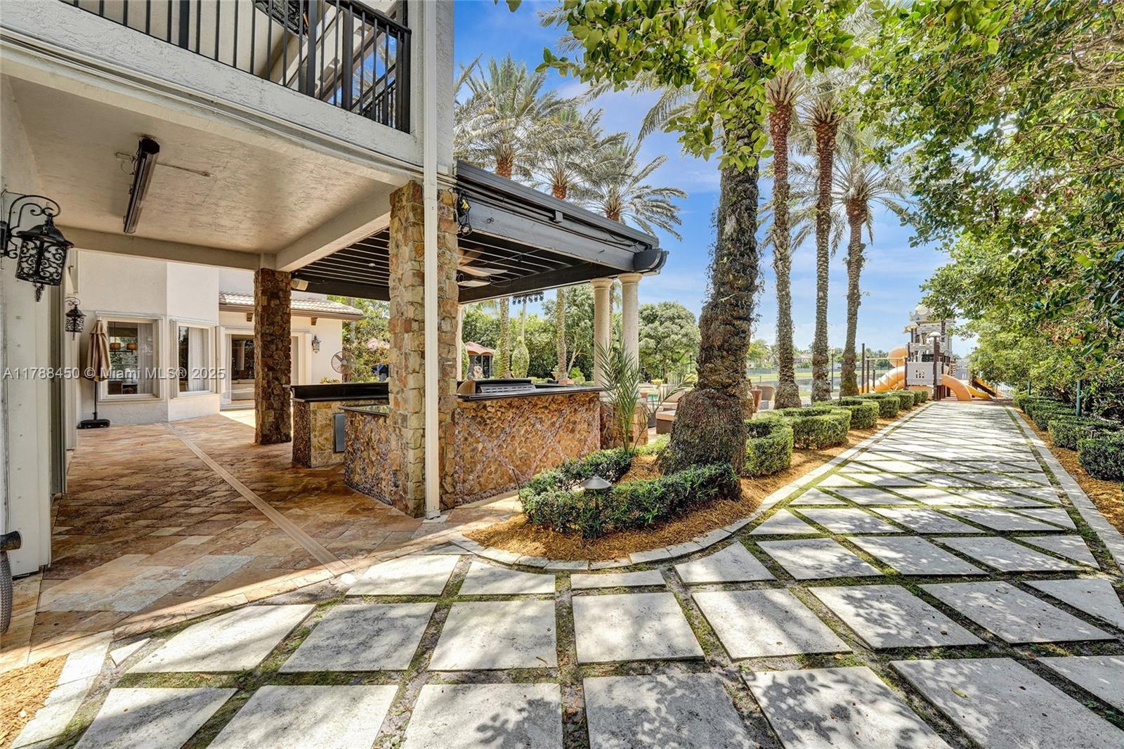 Davie, Florida, 33330, United States, 6 Bedrooms Bedrooms, ,6 BathroomsBathrooms,Residential,For Sale,1908596