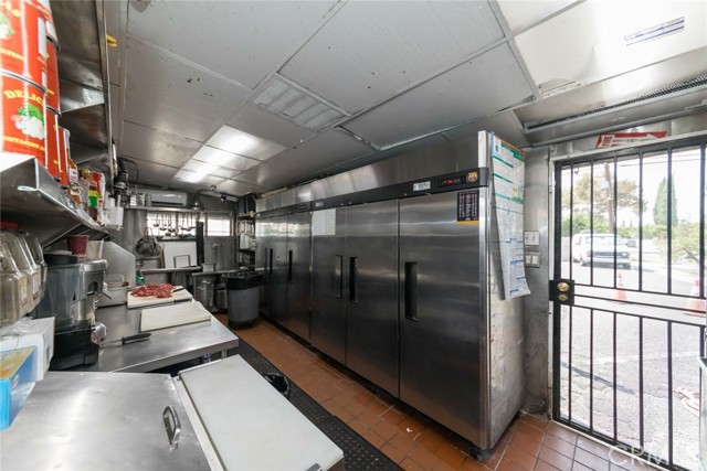 Lynwood, California, 90262, United States, ,Residential,For Sale,2048938