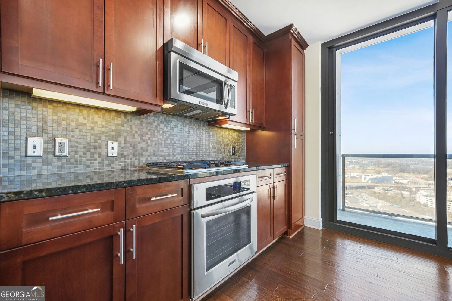 Atlanta, Georgia, 30363, United States, 2 Bedrooms Bedrooms, ,3 BathroomsBathrooms,Residential,For Sale,2012168