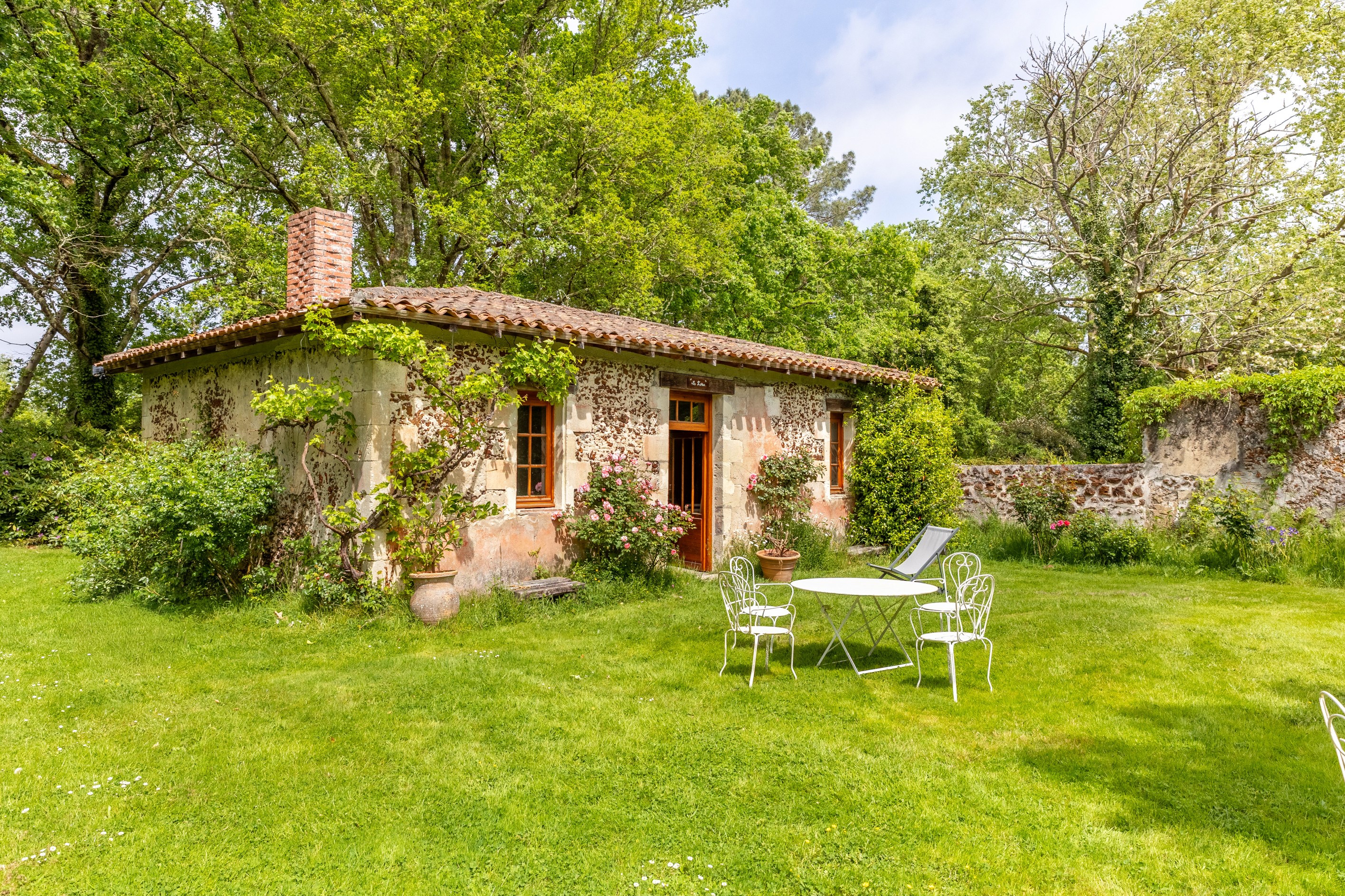  ARÈS – FOREST ESTATE WITH SWIMMING POOL SET ON 7 HECTARES - 物件實景
