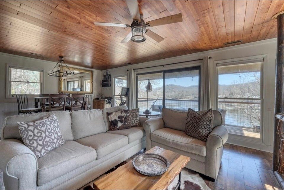 Hayesville, North Carolina, 28904, United States, 2 Bedrooms Bedrooms, ,3 BathroomsBathrooms,Residential,For Sale,1928819