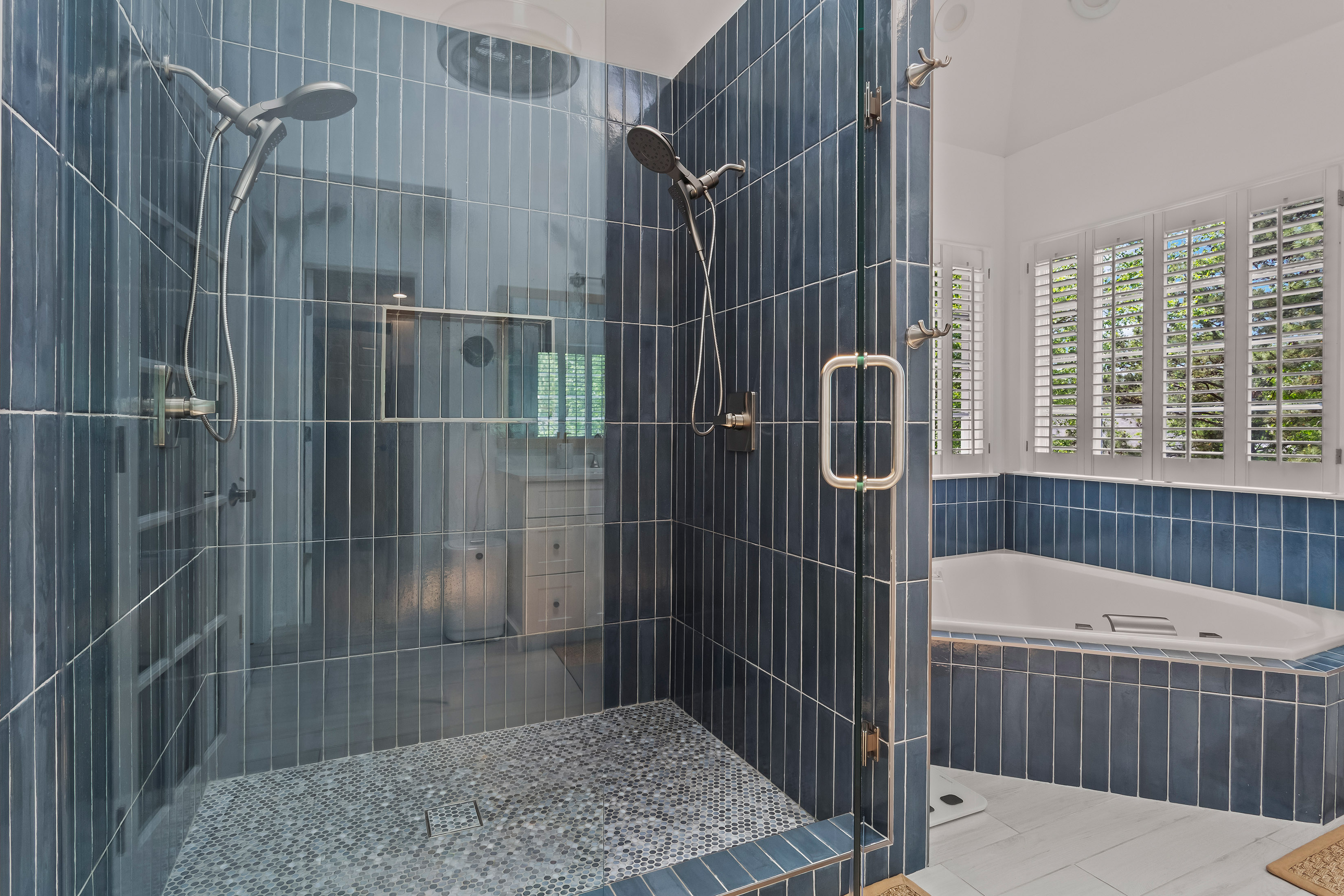  Timeless Elegance in Roswell