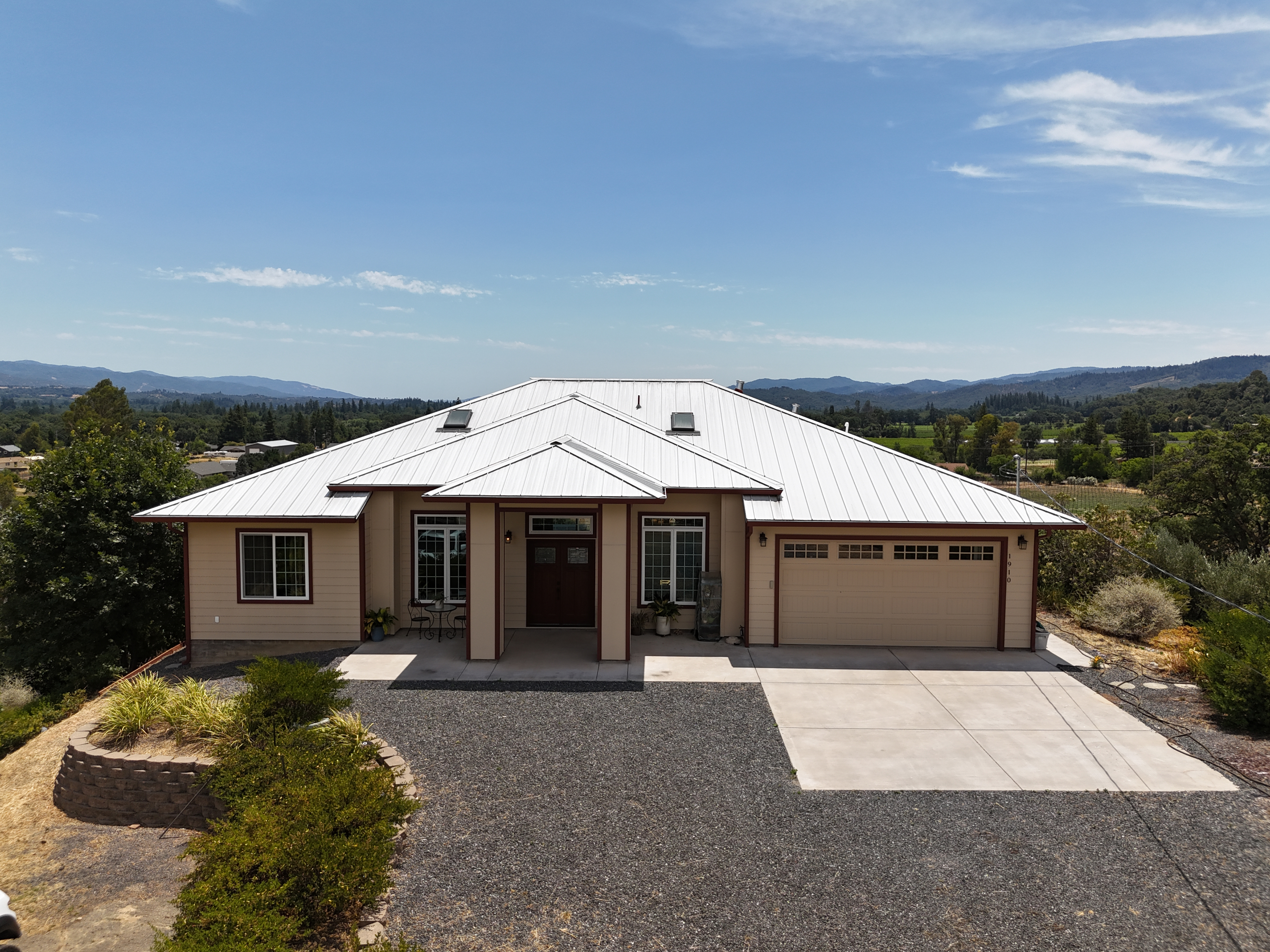 Redwood Valley, California, 95470, United States, 3 Bedrooms Bedrooms, ,3 BathroomsBathrooms,Residential,For Sale,1889817