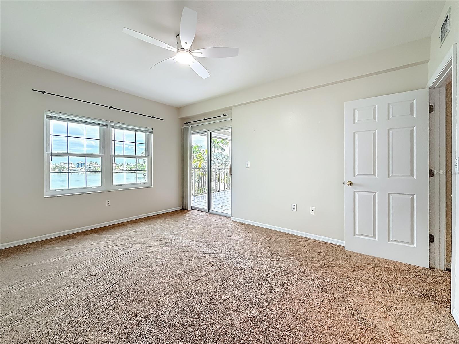 Madeira Beach, Florida, 33708, United States, 2 Bedrooms Bedrooms, ,2 BathroomsBathrooms,Residential,For Sale,1985682