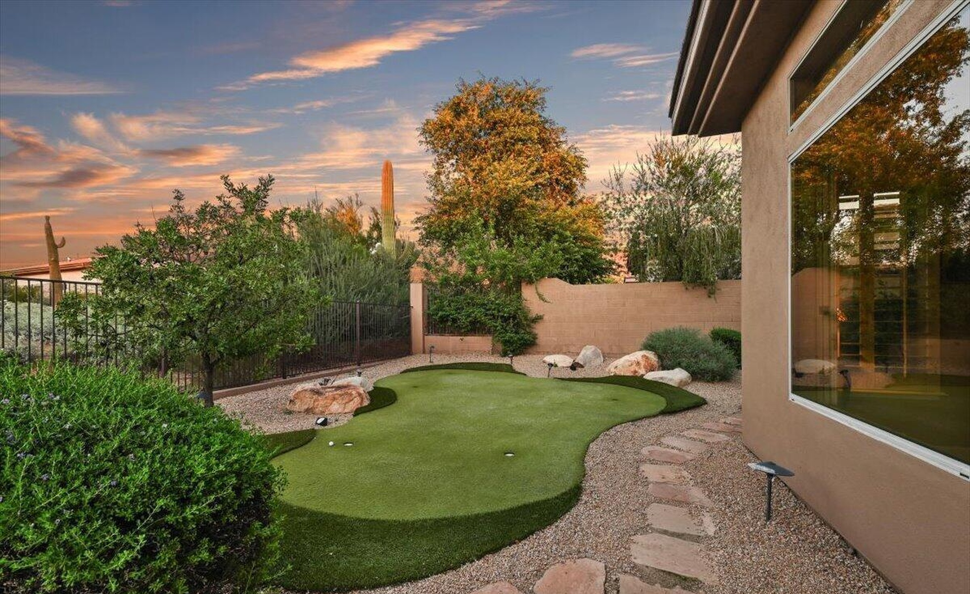  7696 E Moura Dr  Scottsdale, AZ - 物件實景
