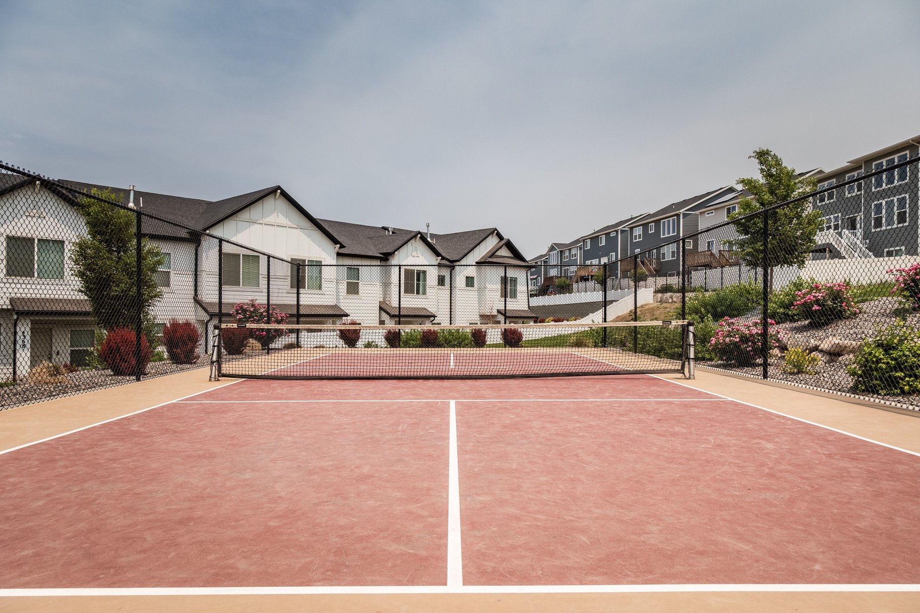  Bright & Quiet Townhome Ready to Be Your Next Home - 物件實景