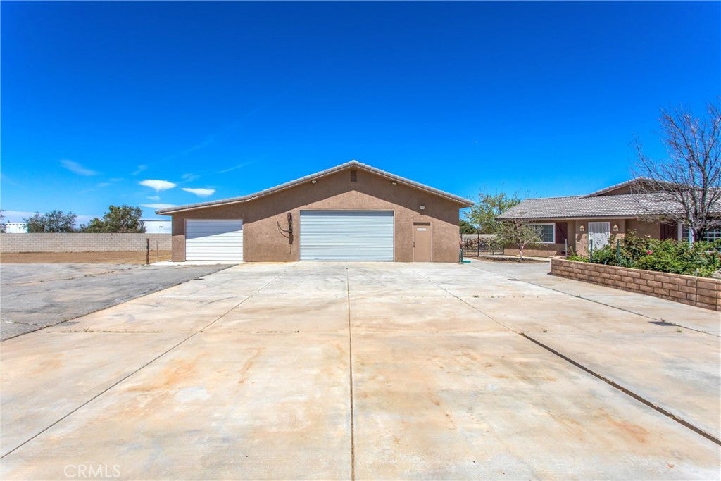 Oak Hills, California, 92344, United States, 3 Bedrooms Bedrooms, ,4 BathroomsBathrooms,Residential,For Sale,1974098