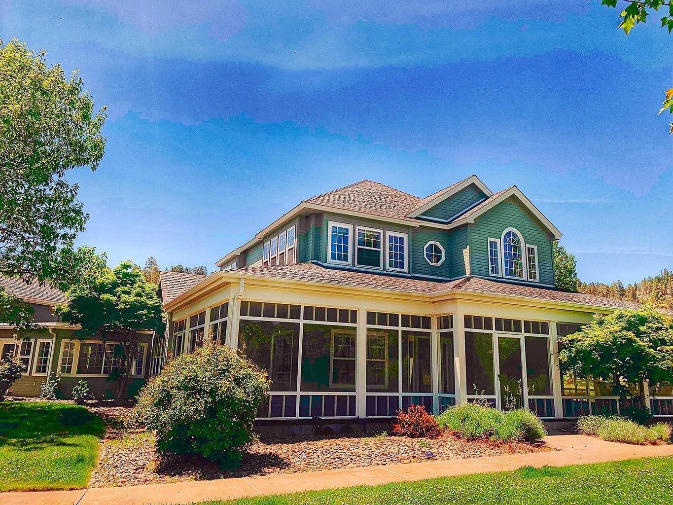 Klamath Falls, Oregon, 97601, United States, 4 Bedrooms Bedrooms, ,3 BathroomsBathrooms,Residential,For Sale,1902789