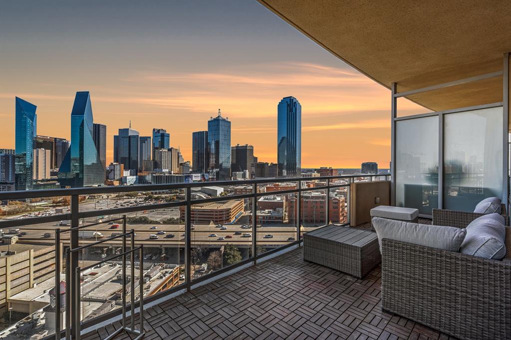 Dallas, Texas, 75219, United States, 2 Bedrooms Bedrooms, ,3 BathroomsBathrooms,Residential,For Sale,1916965