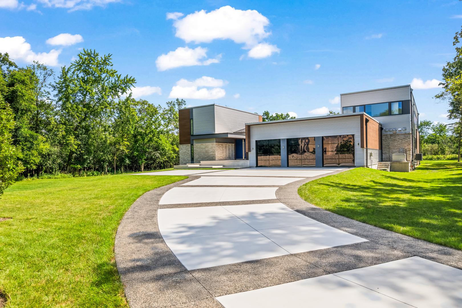 Glenview, Illinois, 60025, United States, 6 Bedrooms Bedrooms, ,8 BathroomsBathrooms,Residential,For Sale,1941643