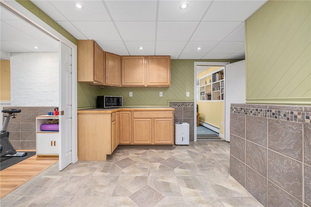 North Kingstown, Rhode Island, 02874, United States, 3 Bedrooms Bedrooms, ,2 BathroomsBathrooms,Residential,For Sale,1906008