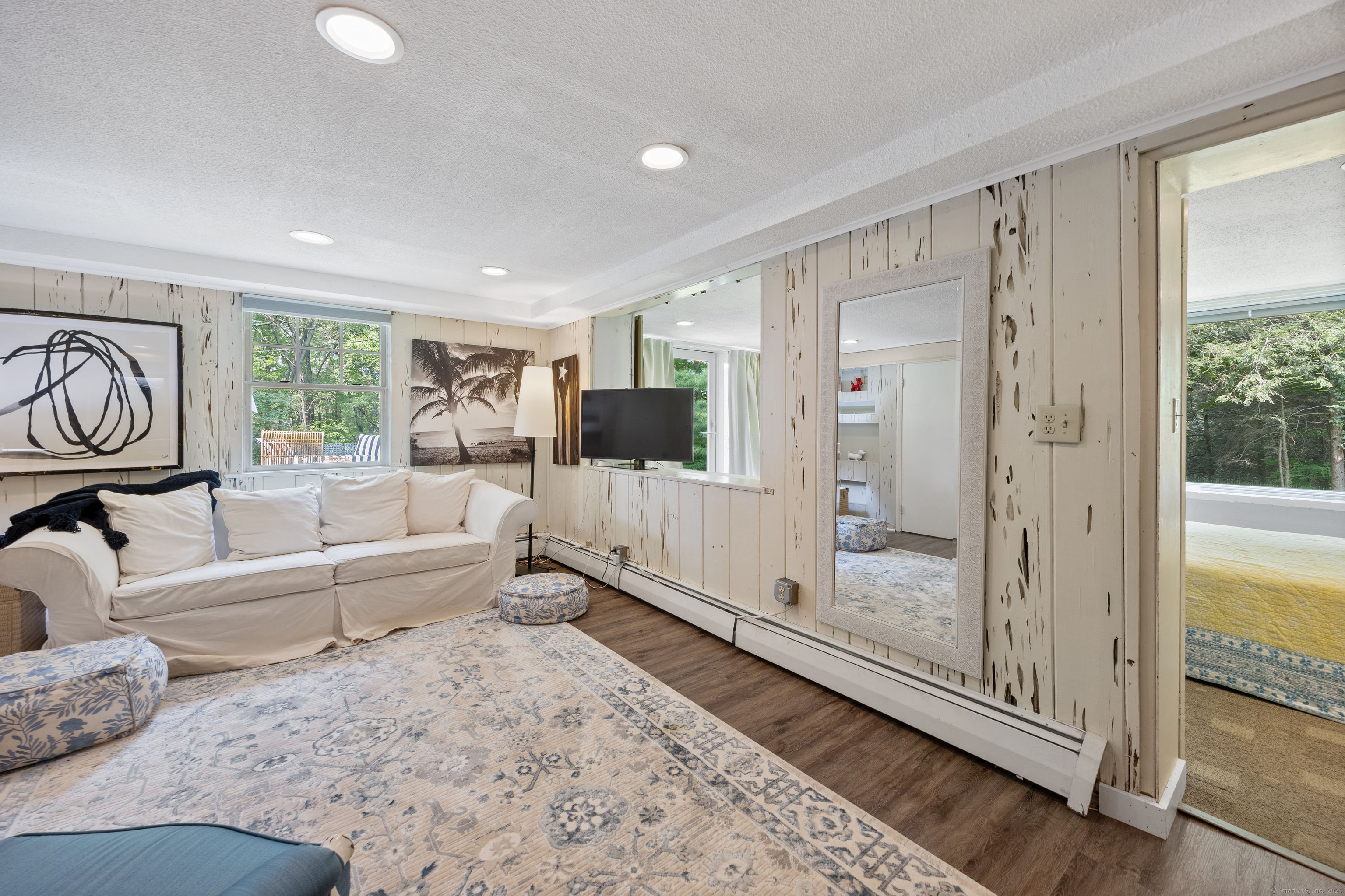 Woodbridge, Connecticut, 06525, United States, 3 Bedrooms Bedrooms, ,4 BathroomsBathrooms,Residential,For Sale,1912137