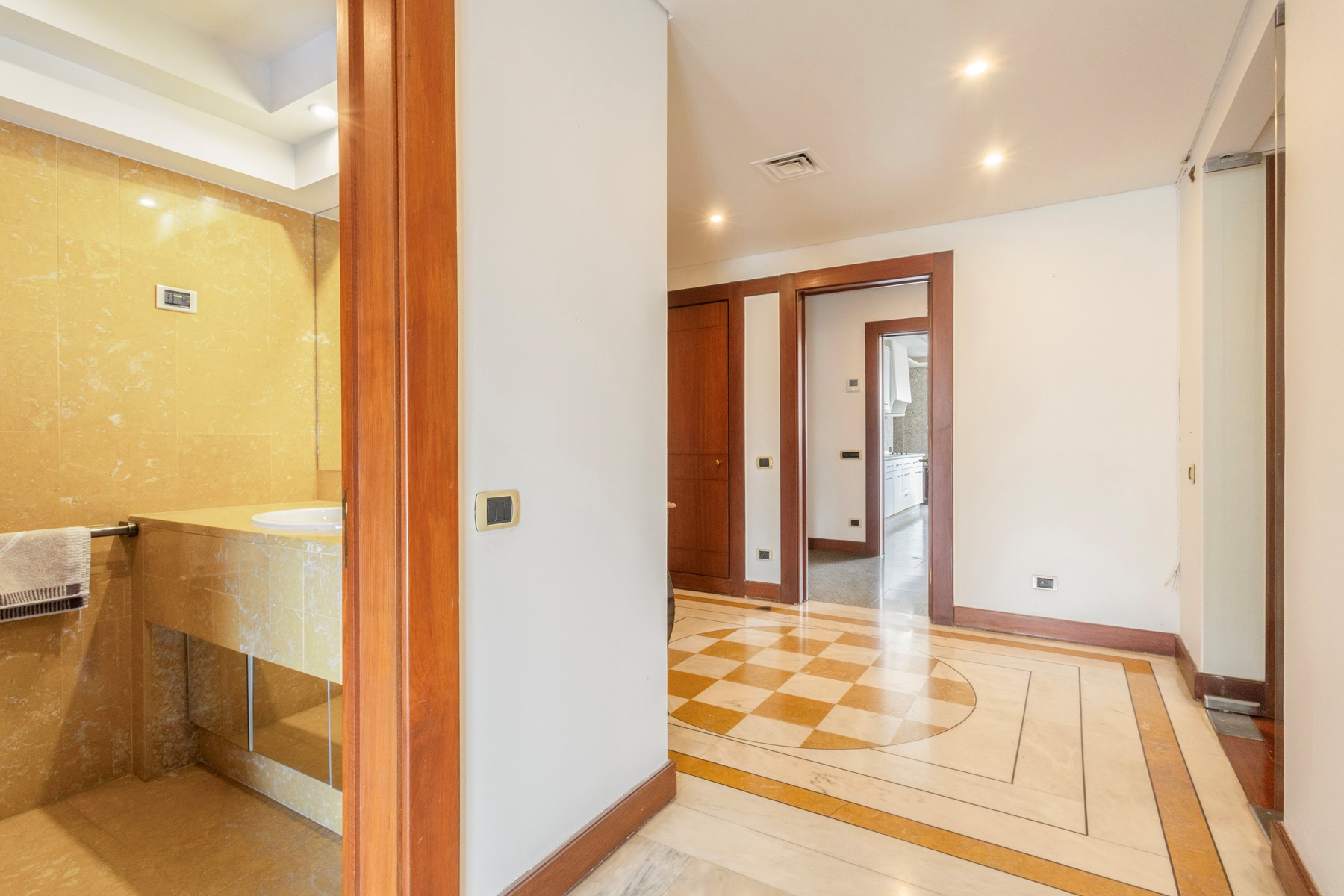  Flat, 4 bedrooms, for Sale - 物件實景