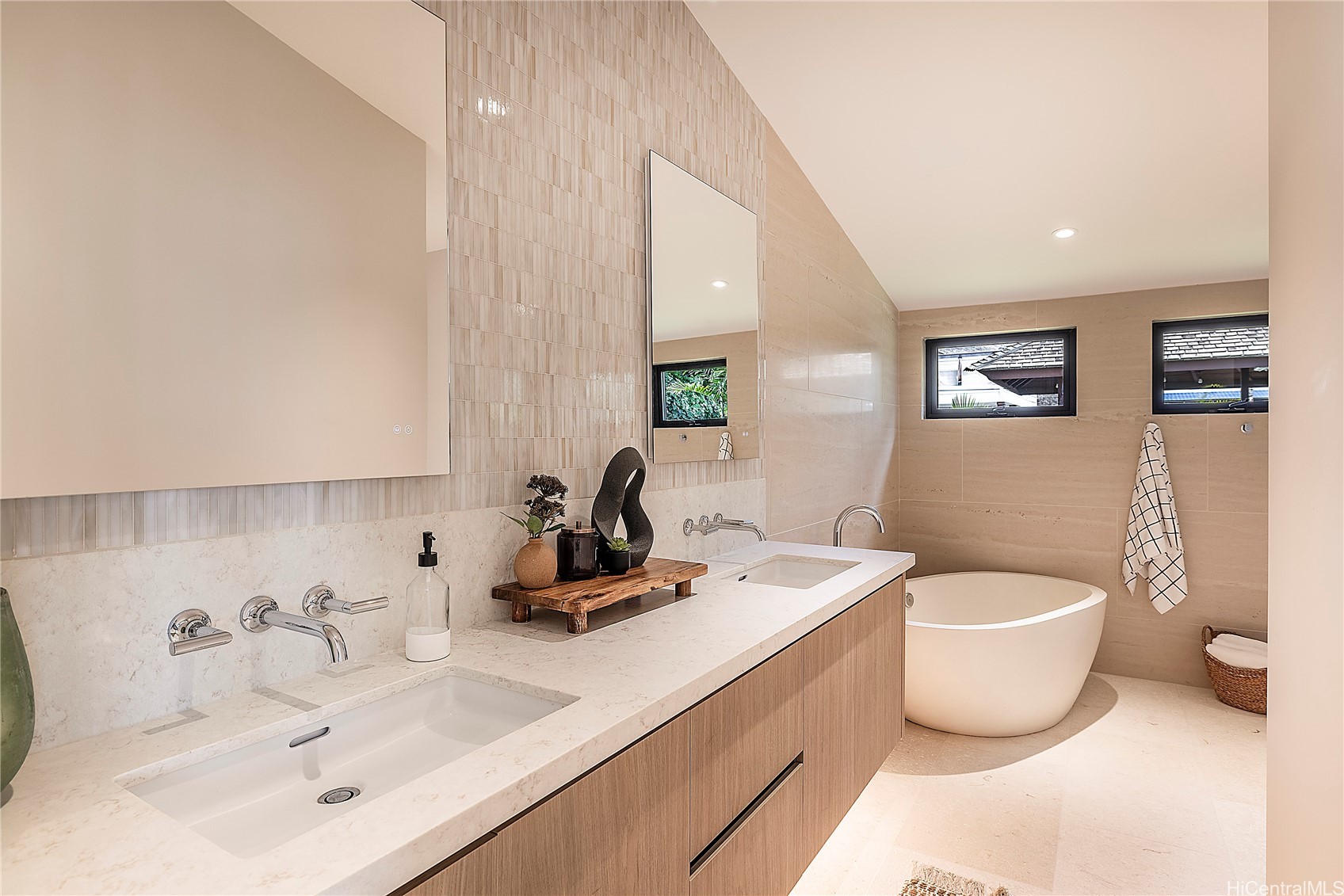 Honolulu, Hawaii, 96821, United States, 4 Bedrooms Bedrooms, ,4 BathroomsBathrooms,Residential,For Sale,1942142