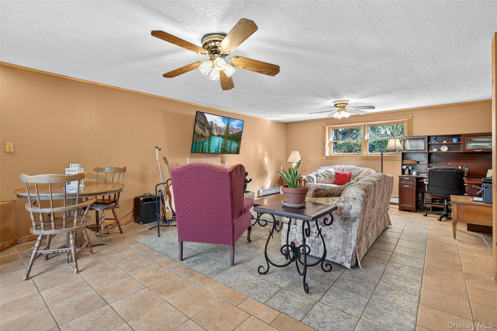 Wallkill, New York, 12589, United States, 4 Bedrooms Bedrooms, ,3 BathroomsBathrooms,Residential,For Sale,1989715