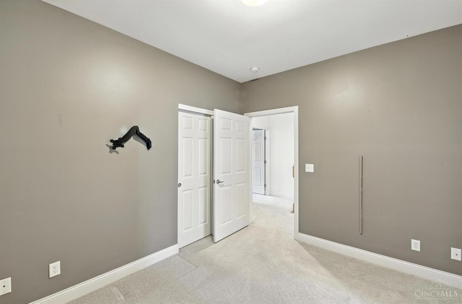 Cincinnati, Ohio, 45226, United States, 3 Bedrooms Bedrooms, ,4 BathroomsBathrooms,Residential,For Sale,1907461
